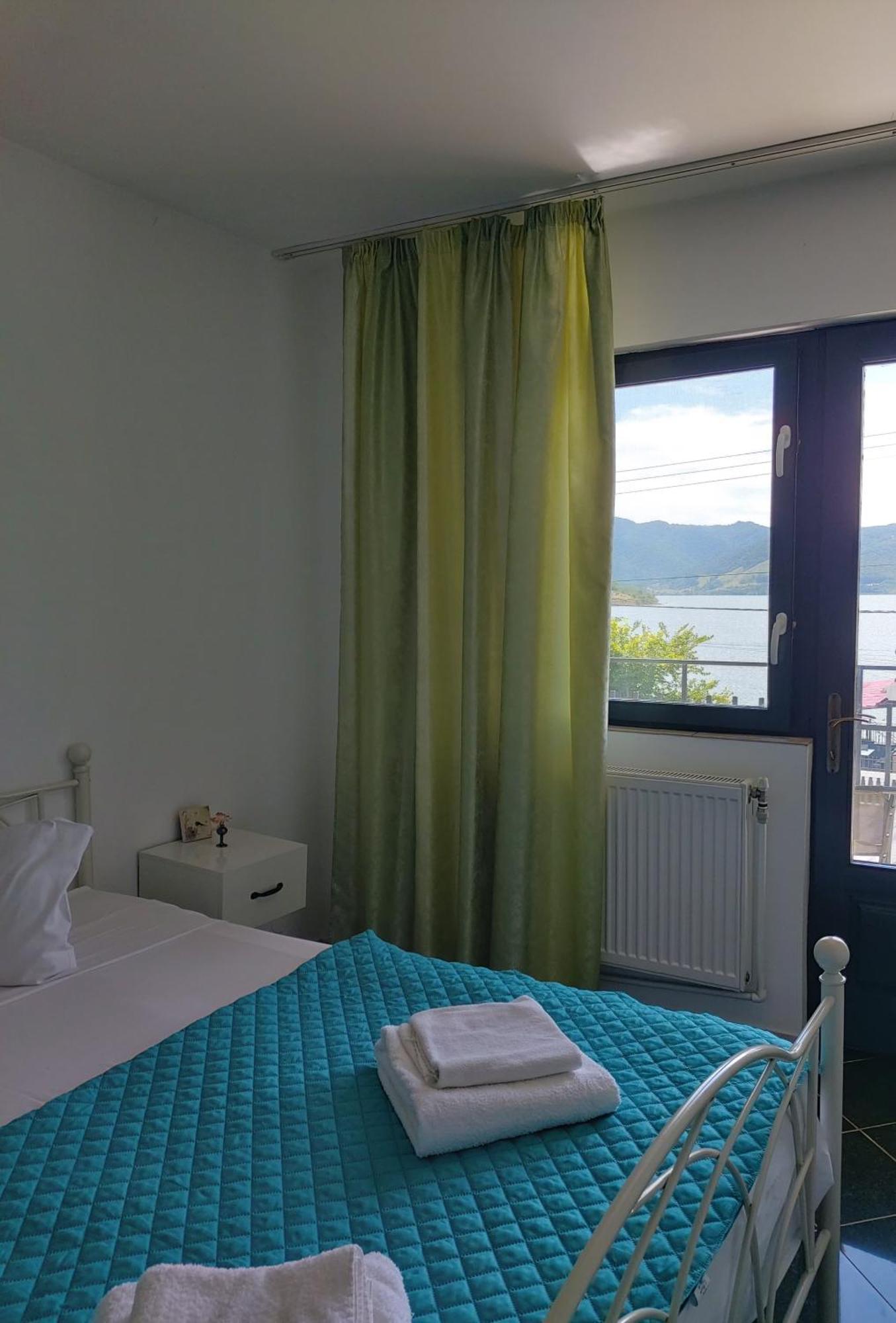 Casa Geppo - Camere De Inchiriat Ieşelniţa Exteriör bild