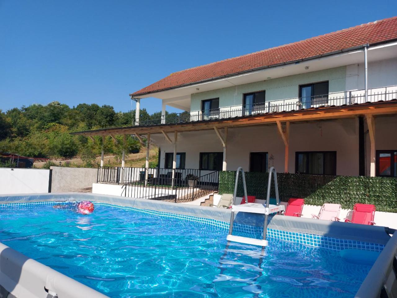 Casa Geppo - Camere De Inchiriat Ieşelniţa Exteriör bild